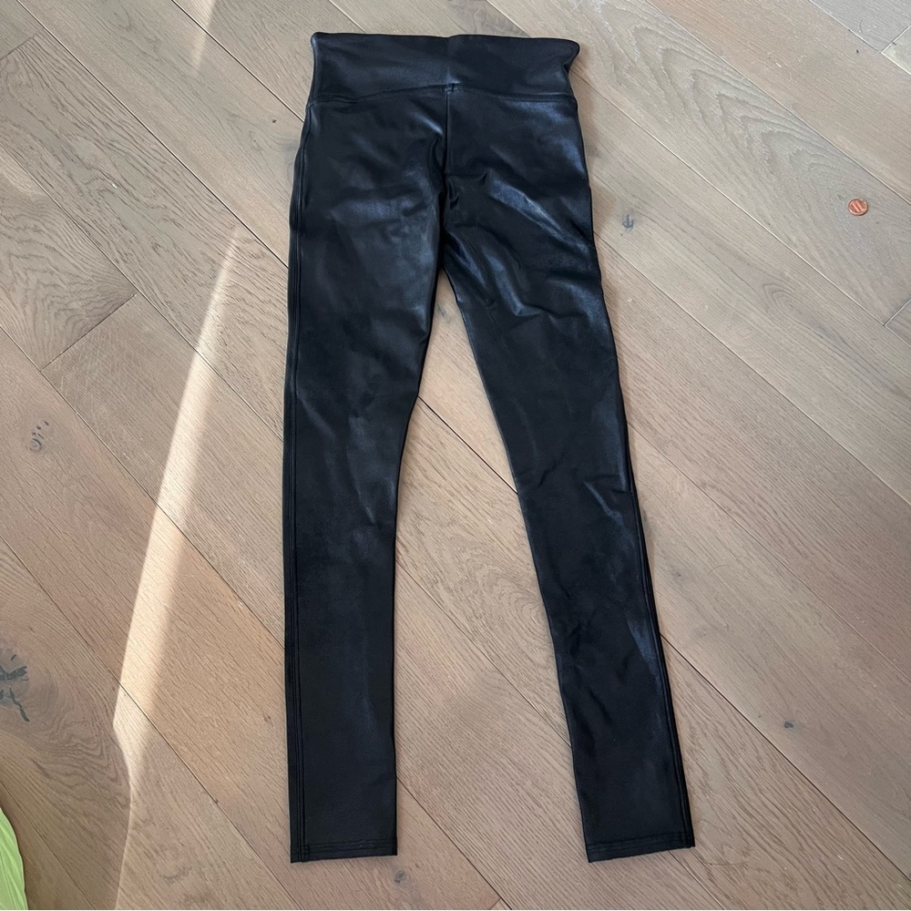 SPANX Petite Faux Leather Legging in Black Small